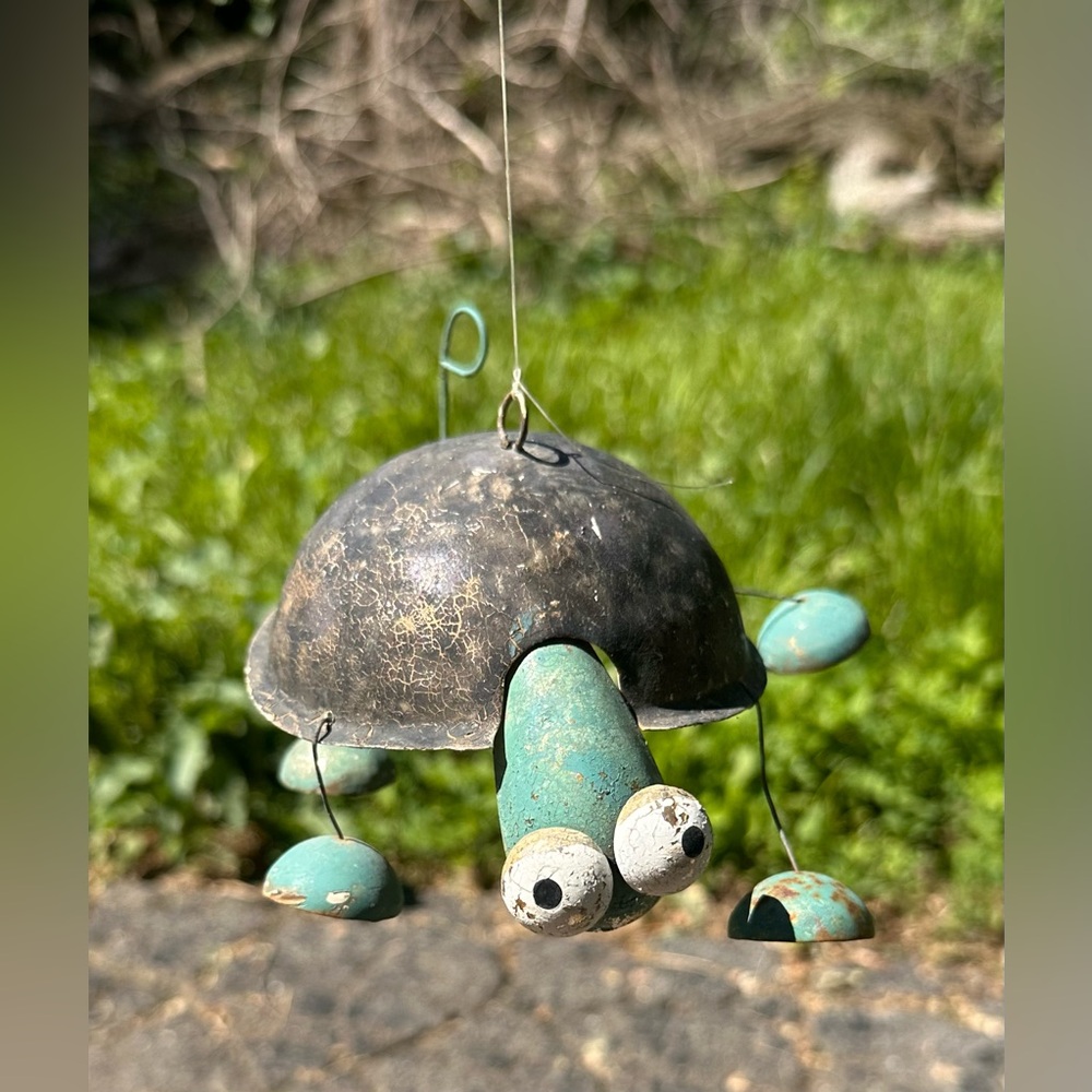 Vintage Unique Artisan Made Metal Turtle Hanging Garden Decor bobble head & legs - Picture 7 of 10